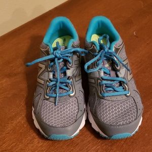 NWOT New Balance tennis shoe